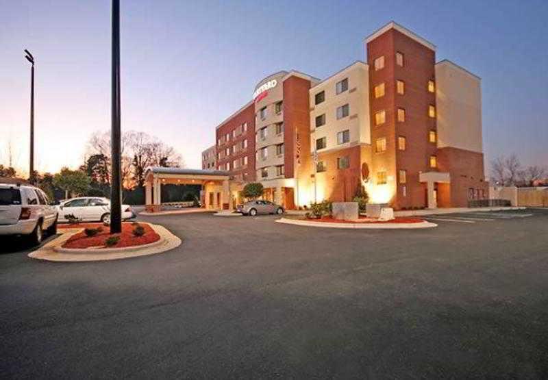 Courtyard Greensboro Airport Eksteriør billede