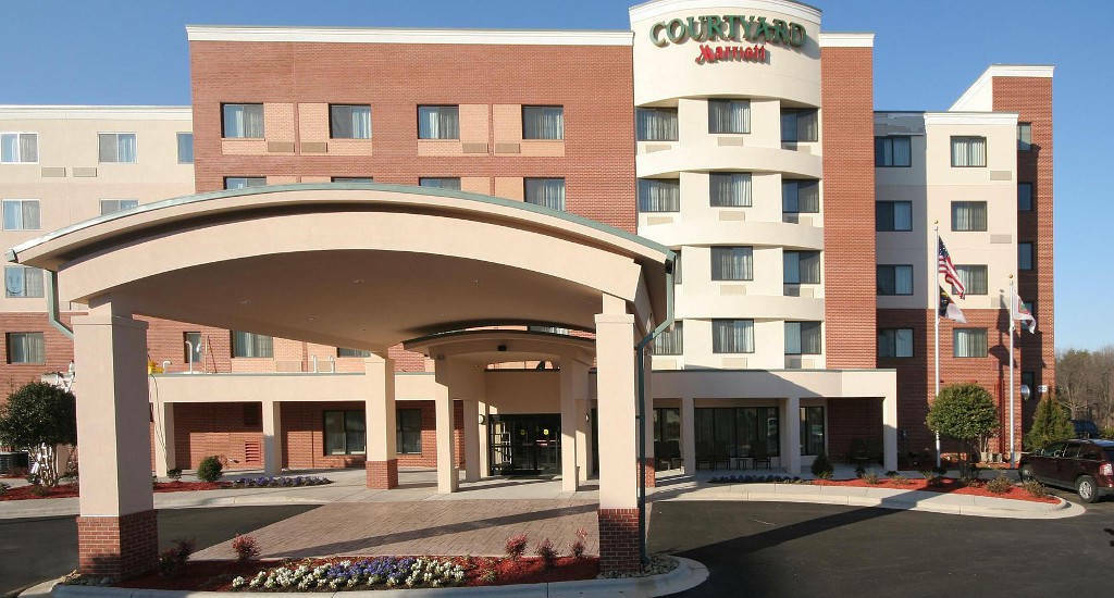 Courtyard Greensboro Airport Eksteriør billede